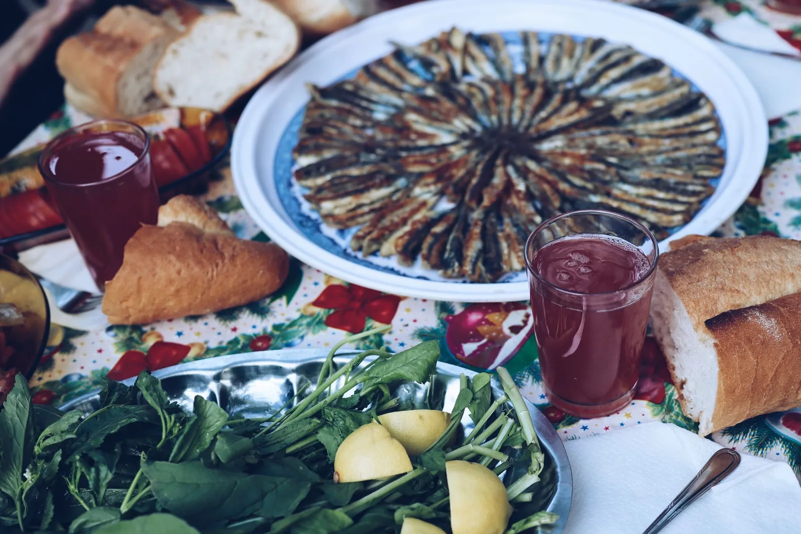 Bir bardak kırmızı şalgam suyu